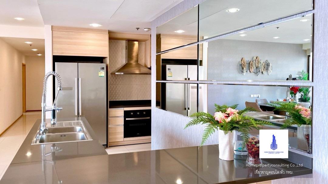 The Emporio Place (ดิ เอ็มโพริโอ เพลส)
