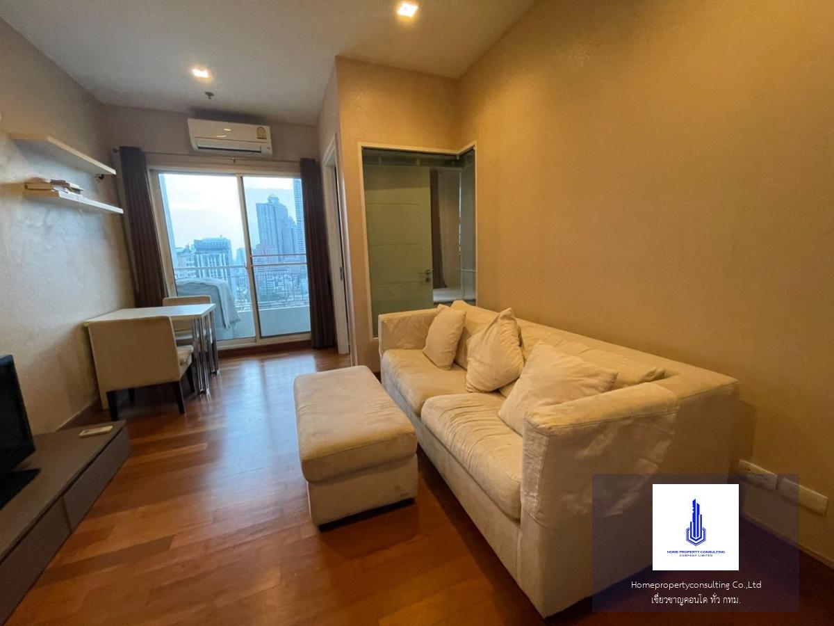 Ivy Sathorn 10 (ไอวี่ สาทร 10)