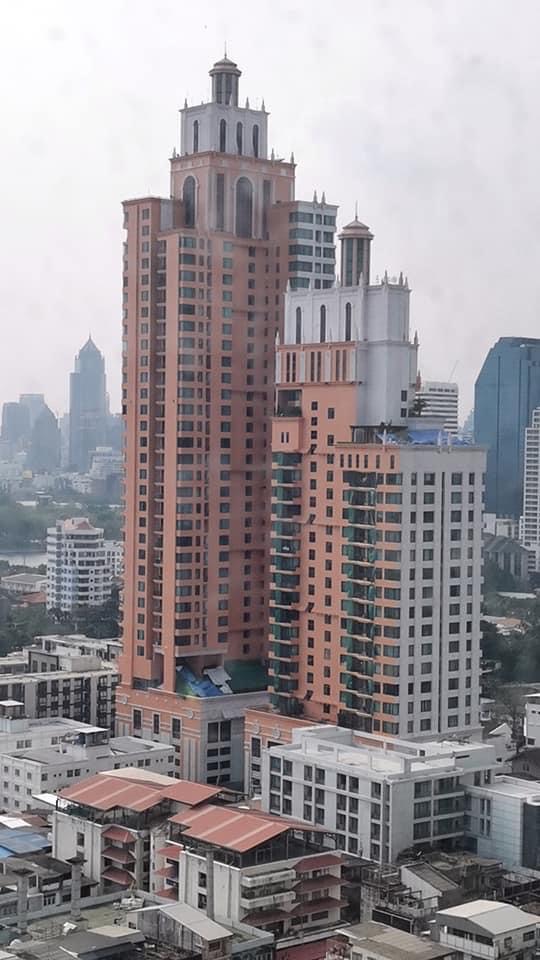 อกัสตัน สุขุมวิท 22  