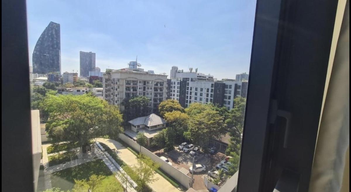 BEATNIQ Sukhumvit 32 (บีทนิค สุขุมวิท 32)