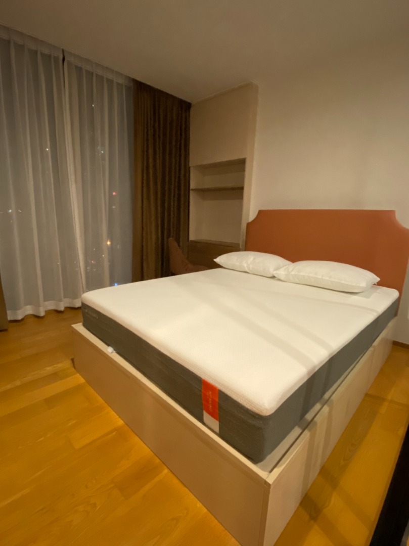Noble Revo Silom (โนเบิล รีโว สีลม)