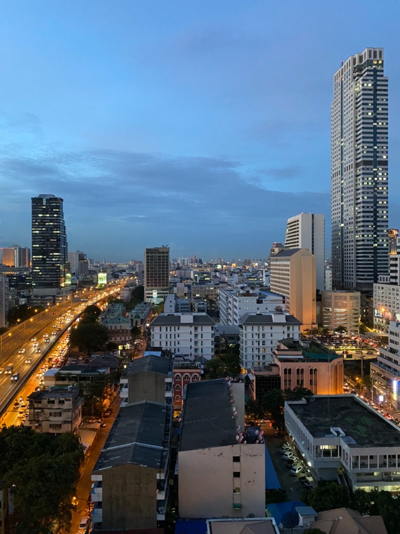Noble Revo Silom (โนเบิล รีโว สีลม)