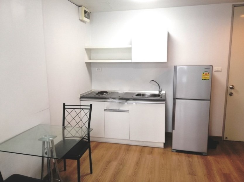 City Room Ratchada - Suthisan (ซิตี้ รูม รัชดา-สุทธิสาร)