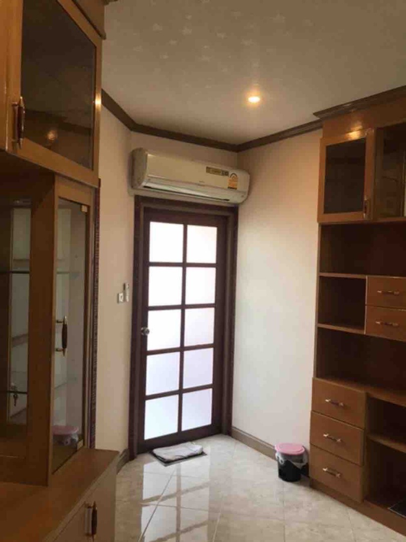 Country Complex (คันทรี คอมเพล็กซ์)