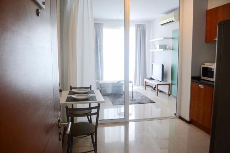 Villa Sathorn (วิลล่า สาทร)