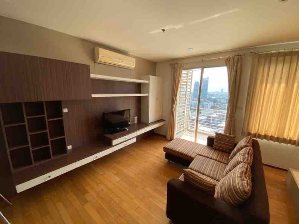 Villa Sathorn (วิลล่า สาทร)