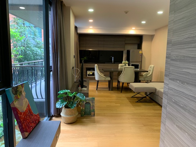 Klass Condo Langsuan (คลาส หลังสวน)