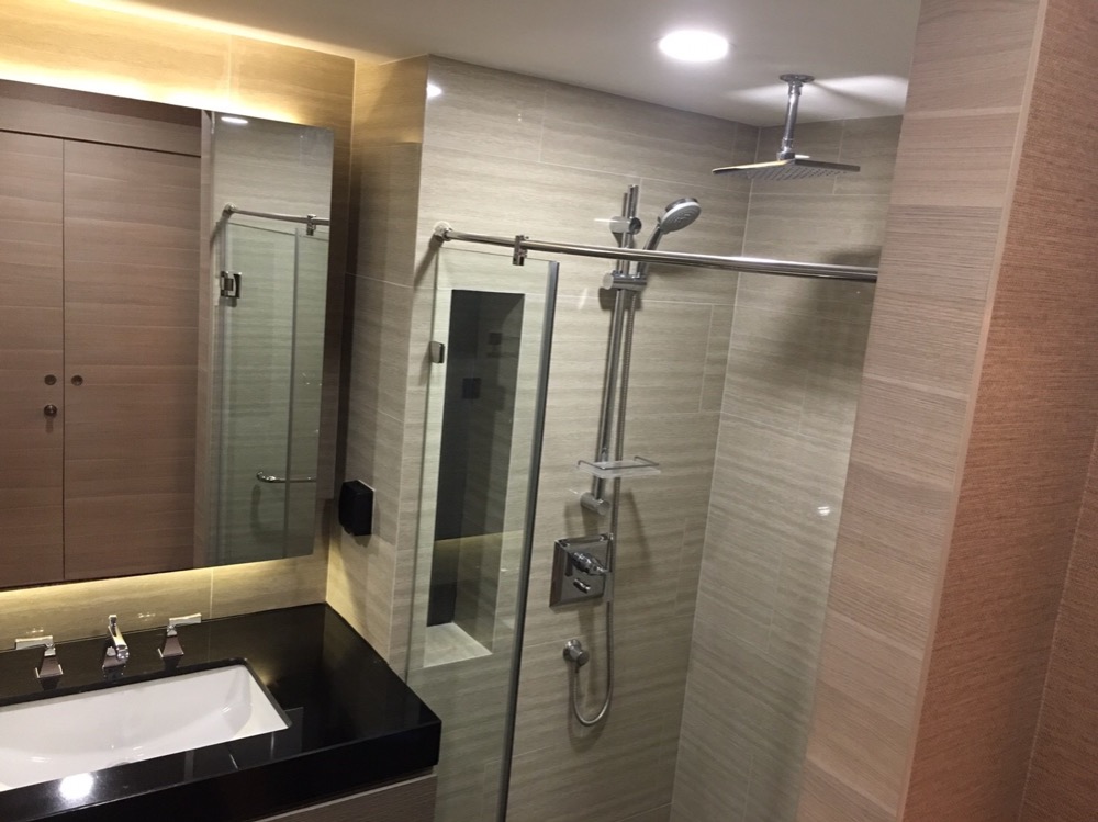 Klass Condo Langsuan (คลาส หลังสวน)