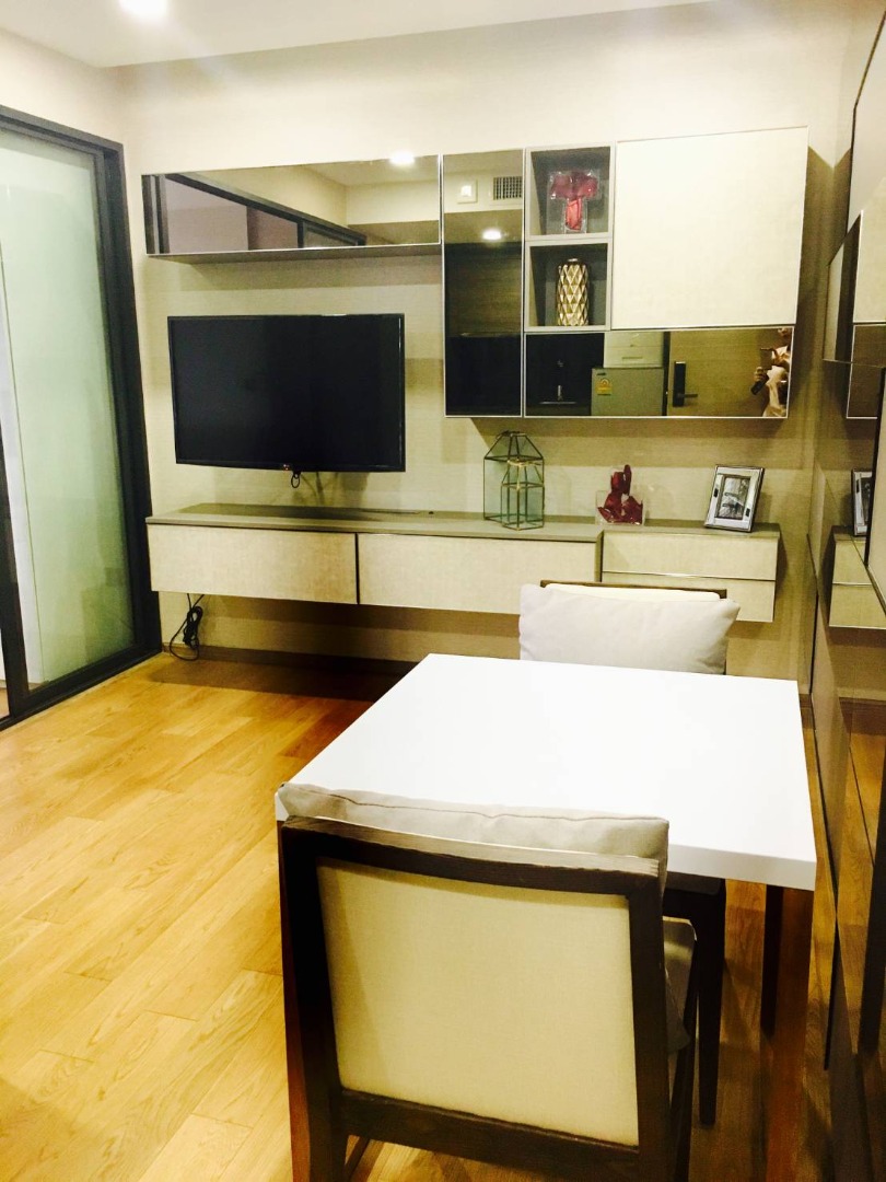 Klass Condo Langsuan (คลาส หลังสวน)
