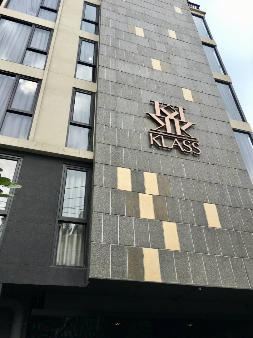 Klass Condo Langsuan (คลาส หลังสวน)