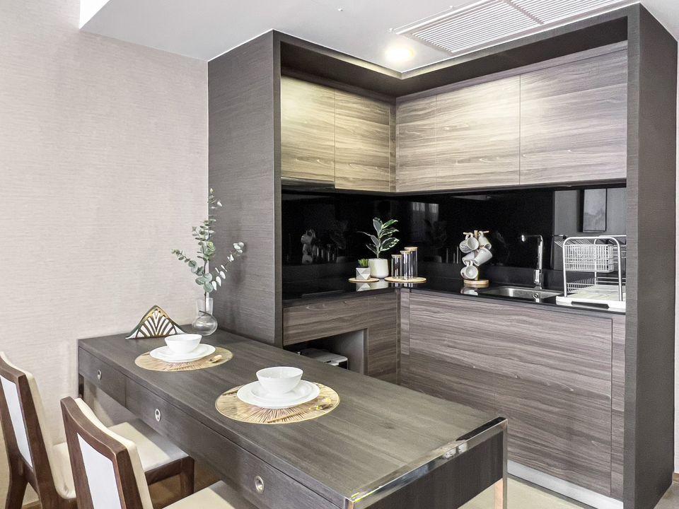 Klass Condo Langsuan (คลาส หลังสวน)