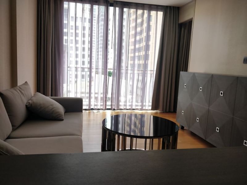 Klass Condo Langsuan (คลาส หลังสวน)