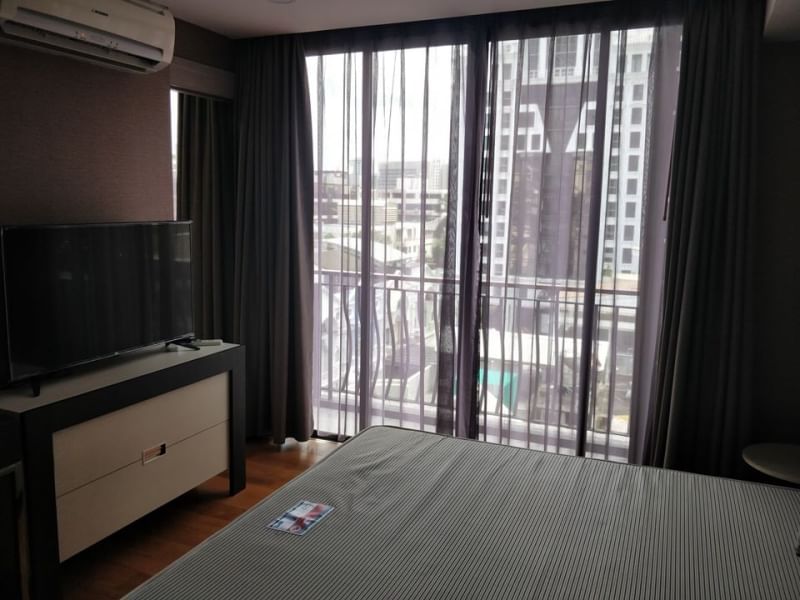 Klass Condo Langsuan (คลาส หลังสวน)