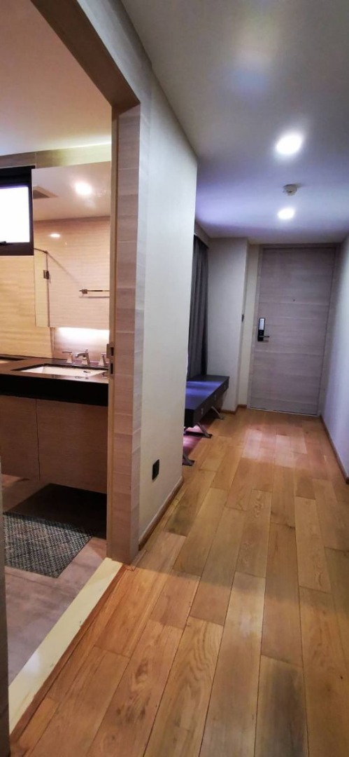 Klass Condo Langsuan (คลาส หลังสวน)