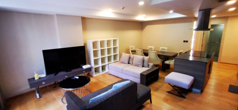 Klass Condo Langsuan (คลาส หลังสวน)