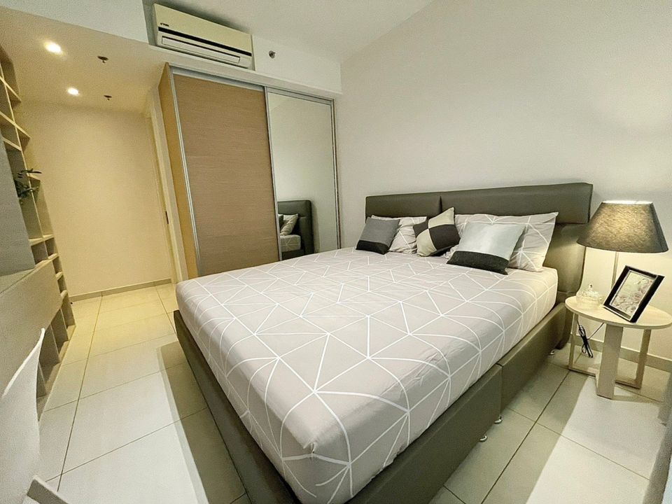 The Lofts Ekkamai (เดอะ ล็อฟท์ เอกมัย)