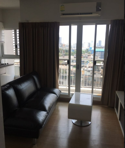 The Parkland Grand Taksin (เดอะ พาร์คแลนด์ แกรนด์ ตากสิน)