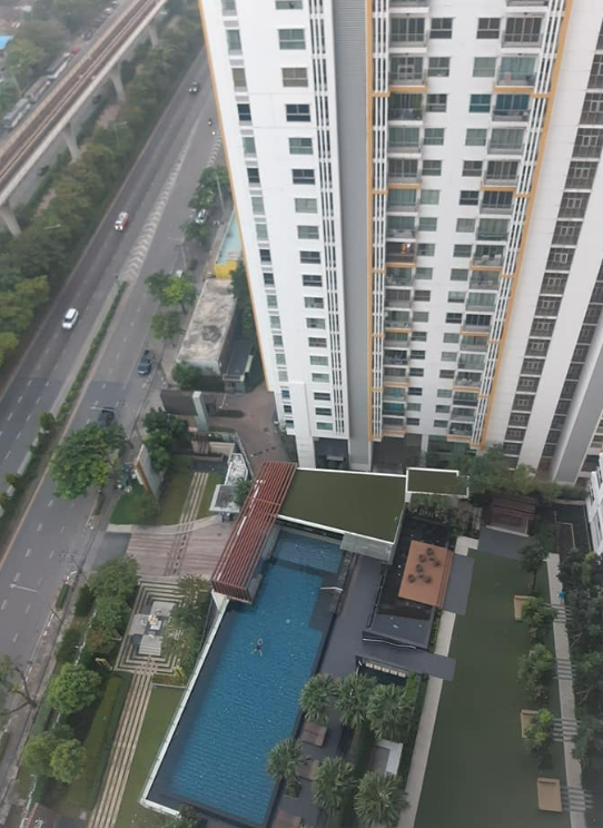 The Parkland Grand Taksin (เดอะ พาร์คแลนด์ แกรนด์ ตากสิน)