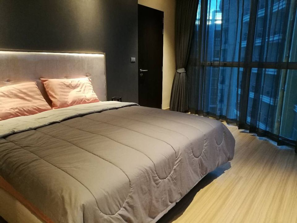 Sky Walk Condominium (สกายวอล์ค คอนโดมิเนียม)
