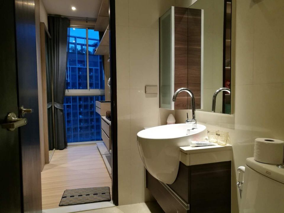 Sky Walk Condominium (สกายวอล์ค คอนโดมิเนียม)