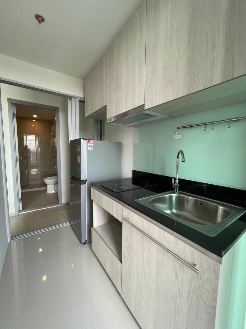 Sky Walk Condominium (สกายวอล์ค คอนโดมิเนียม)