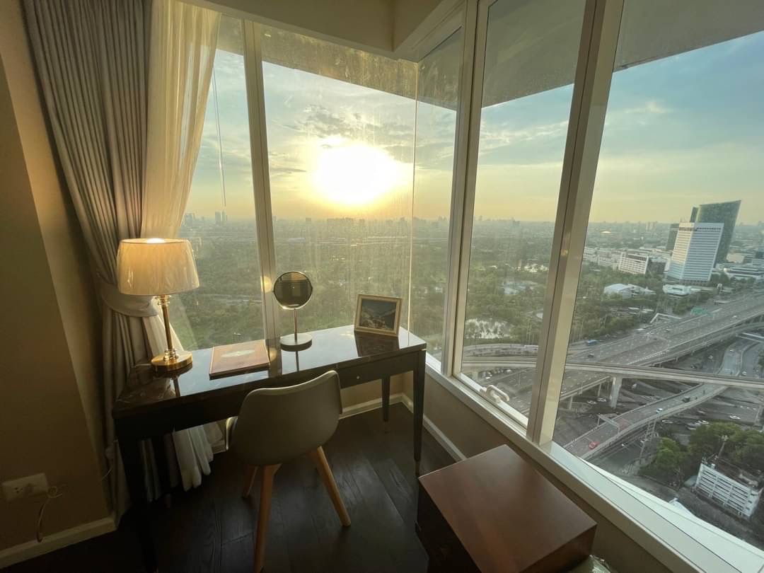 The Saint Residences (เดอะ เซนต์ เรสิเดนเซส)