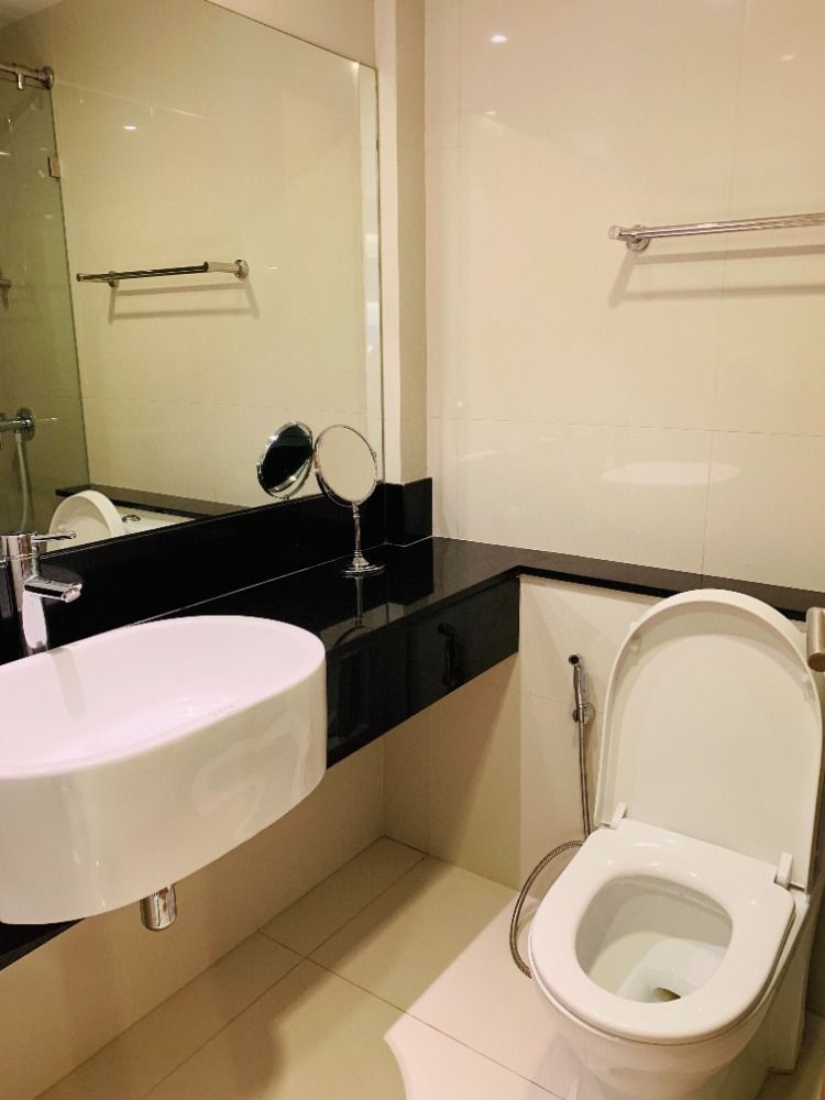 Le Cote Thonglor 8 (เลอ โคเต้ ทองหล่อ 8)