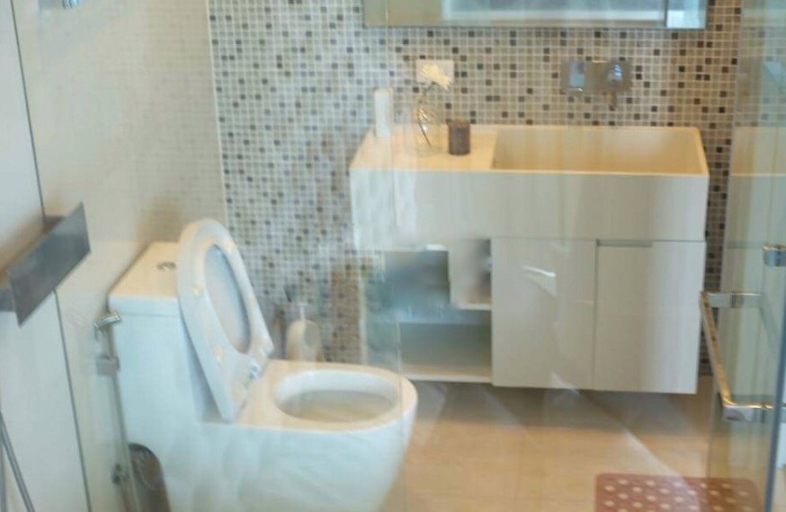 The Room Sukhumvit 21 ( เดอะ รูม สุขุมวิท 21)