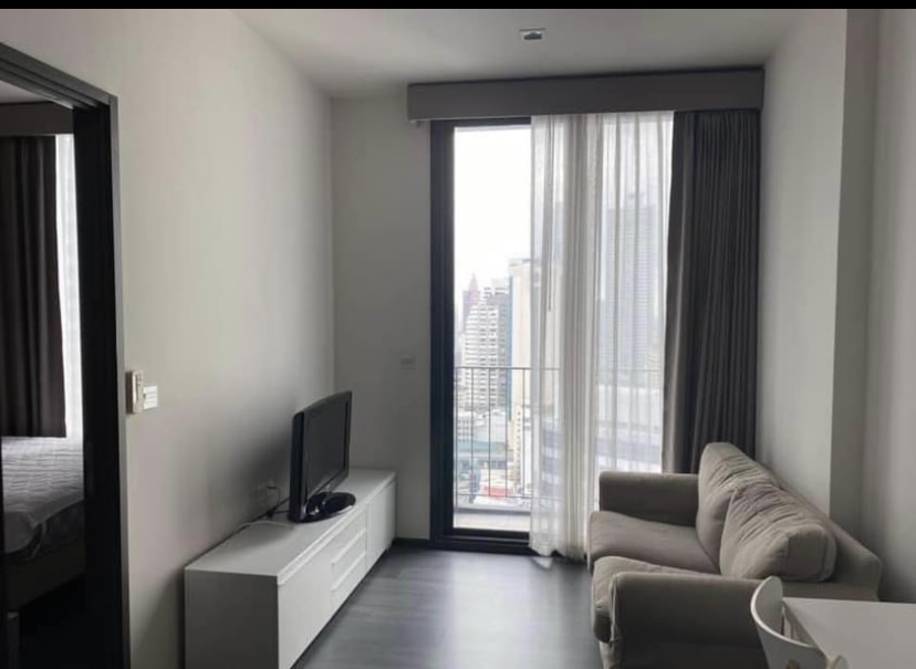 Edge Sukhumvit 23 (เอดจ์ สุขุมวิท 23)