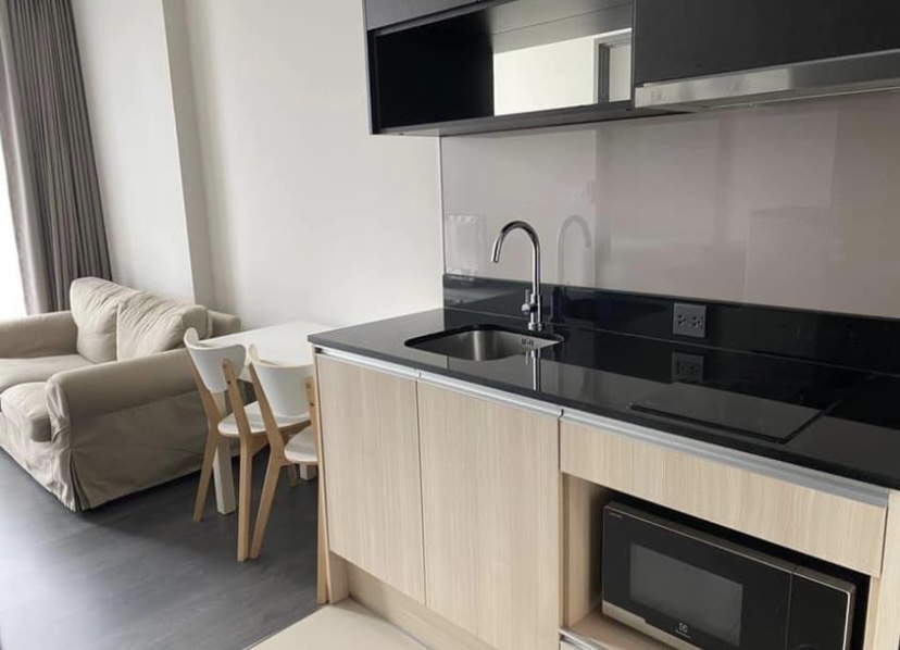 Edge Sukhumvit 23 (เอดจ์ สุขุมวิท 23)