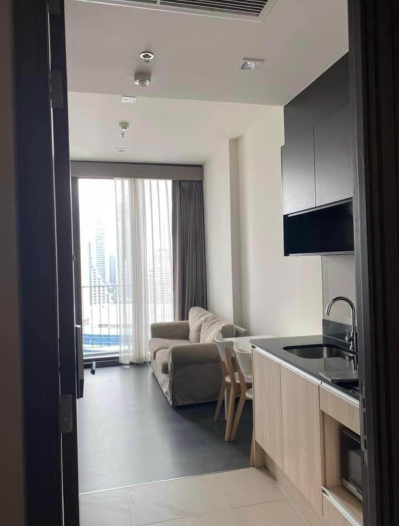 Edge Sukhumvit 23 (เอดจ์ สุขุมวิท 23)