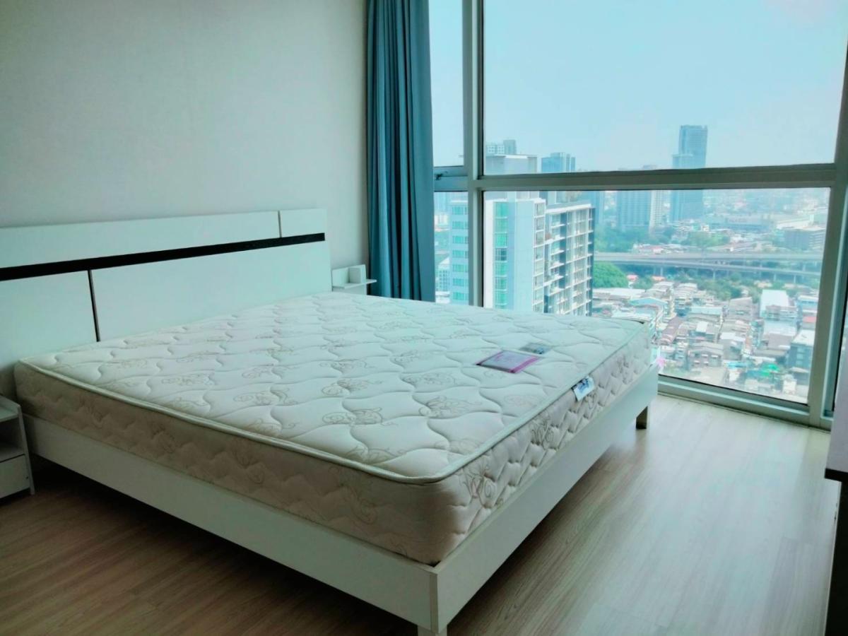 Sky Walk Condominium (สกายวอล์ค คอนโดมิเนียม)