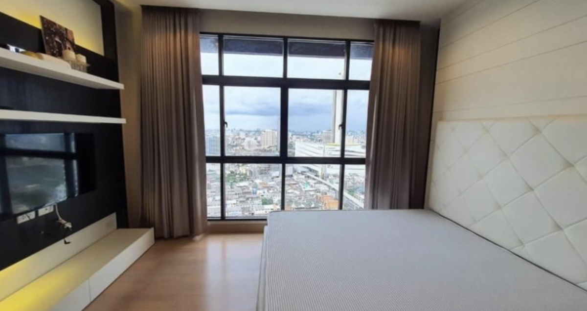 Urbano Absolute Sathon-Taksin (เออบาโน่ แอบโซลูท สาทร-ตากสิน)
