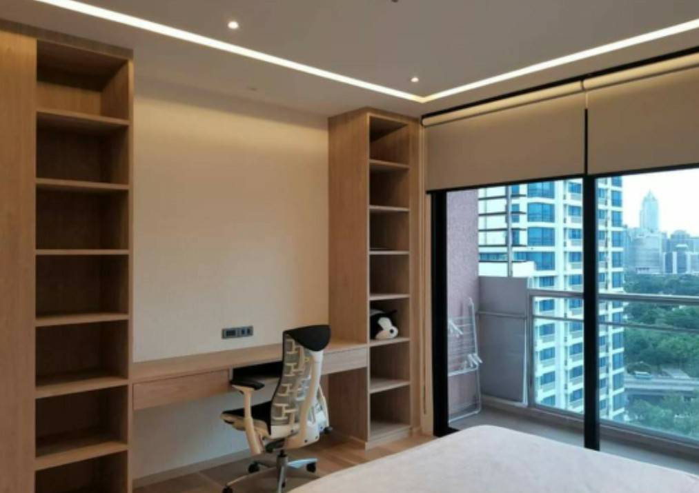 Silom Grand Terrace (สีลม แกรนด์ เทอเรส)