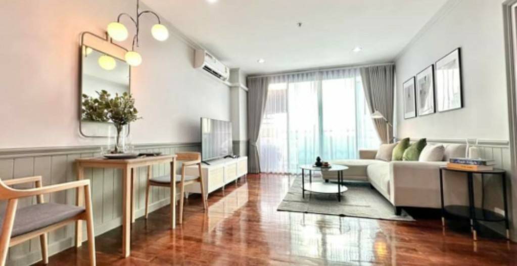 Silom Grand Terrace (สีลม แกรนด์ เทอเรส)