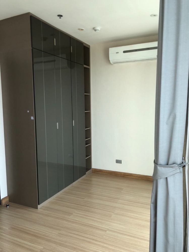 Sky Walk Condominium (สกายวอล์ค คอนโดมิเนียม)